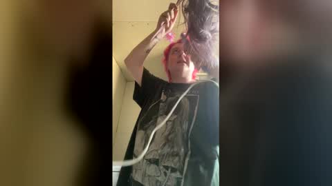 Onyx online show from February 14, 9:32 pm