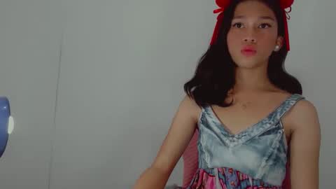 pinkdollbaby_ online show from April 7, 8:48 am