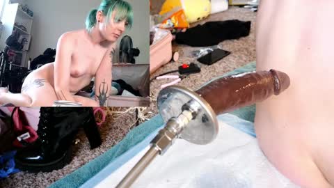 Gwyndoline Moon online show from April 11, 12:05 am