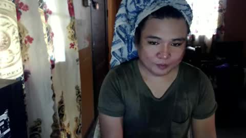 queenlexie_moore online show from April 14, 9:25 am