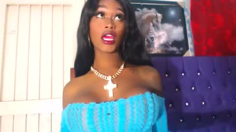 Snapshot of queenwenn chatting on January 10, 1:53 am queenwenn online show from January 10, 1:53 am