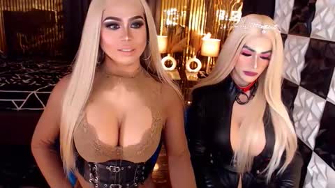 ravenmystiquex online show from April 7, 9:32 am