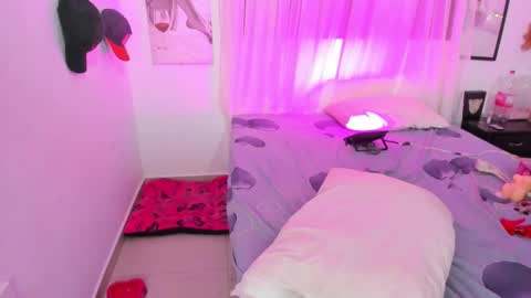 Rihanna hotx online show from March 2, 7:15 am