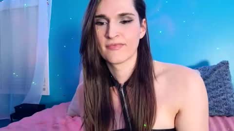 Robyn online show from November 17, 1:38 am