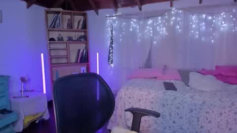 Romi Rouse online show from February 1, 3:49 am