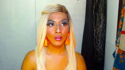 Samantha online show from November 18, 6:08 pm