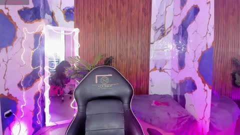 sam online show from April 17, 2:47 am