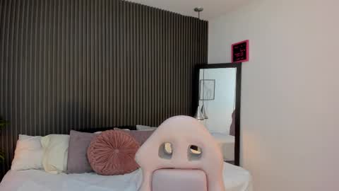 Axel online show from March 16, 5:44 am