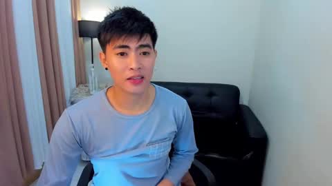 Sam online show from December 18, 8:03 pm