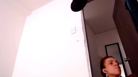 sara_johnson__ online show from October 12, 4:20 pm