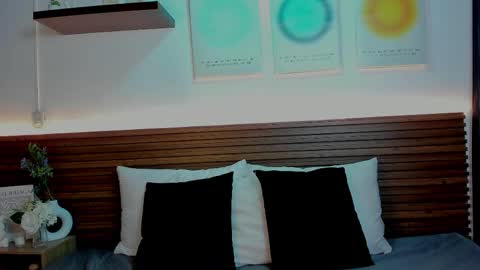 Sara online show from April 6, 7:14 pm