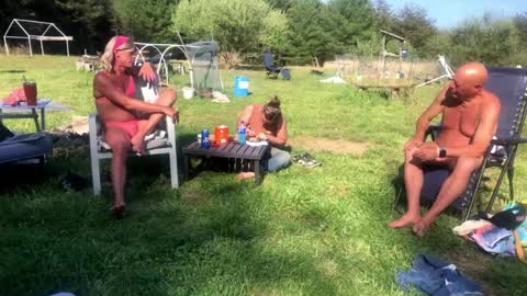 CdSissySarah online show from April 10, 9:20 pm