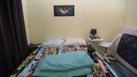 TYRA online show from February 27, 1:33 am