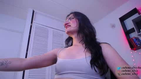 selene_s3xy online show from November 14, 11:46 pm
