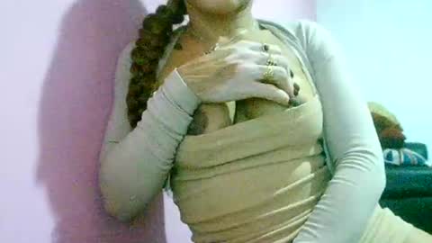 Snapshot of sensualnatasha chatting on December 29, 1:45 am sensualnatasha online show from December 29, 1:45 am