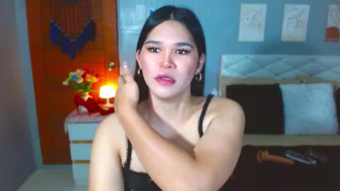 serenastra online show from March 3, 1:01 am