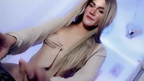 Haley Blaire online show from April 11, 2:39 am