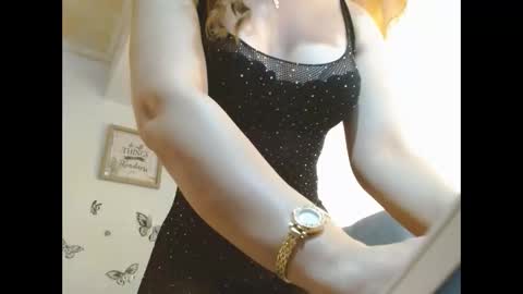 Venus Independent Model online show from December 15, 5:07 pm