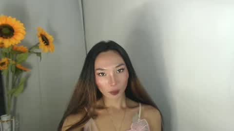 Snapshot of sexyshinixx chatting on February 25, 8:09 pm sexyshinixx online show from February 25, 8:09 pm