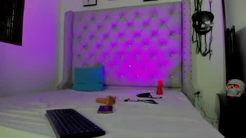 shadow_queen666 online show from March 2, 4:18 am