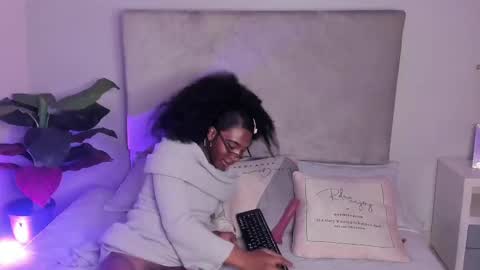 shelsy_issy online show from November 17, 8:31 pm