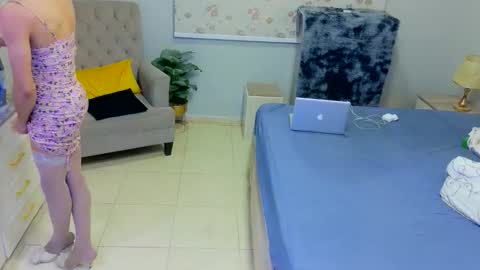 D i f a  Ana Arbeh shemale online show from March 10, 7:34 am