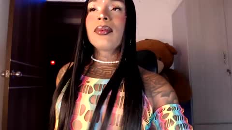 jesica online show from April 5, 2:31 am