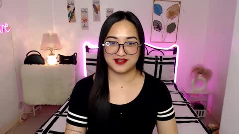 Queen Cyrine online show from February 9, 11:17 am