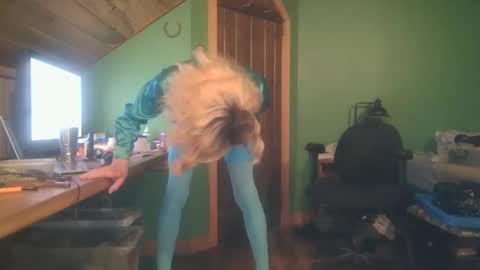 Snapshot of slutjennifertransxx chatting on October 12, 2:25 am slutjennifertransxx online show from October 12, 2:25 am