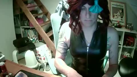 sluttytoy83 online show from March 30, 6:42 pm