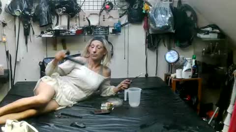 smokeslut365 online show from June 15, 8:11 pm