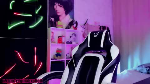 Reeginaaaaa online show from November 28, 9:05 pm