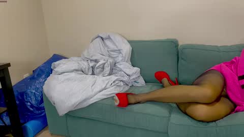 Snapshot of snookieq chatting on September 13, 2:01 pm MISS SISSY CHERI online show from September 13, 2:01 pm