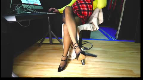 Snapshot of snookieq chatting on October 12, 4:53 pm MISS SISSY CHERI online show from October 12, 4:53 pm