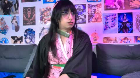 Snapshot of snowblack_ chatting on September 25, 5:42 pm Snow and Bubble online show from September 25, 5:42 pm