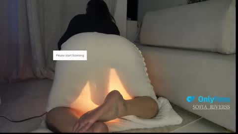 sofia_rivers_ online show from October 28, 12:19 am
