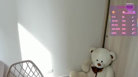 sofia_rivers_ online show from April 17, 2:09 pm