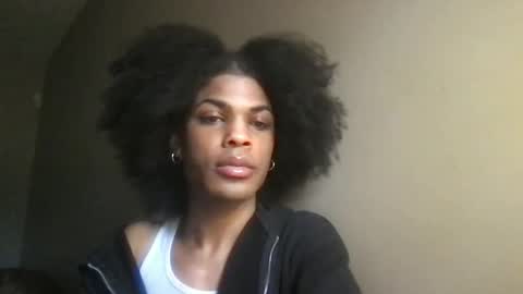 SolaceEve online show from December 4, 4:22 pm