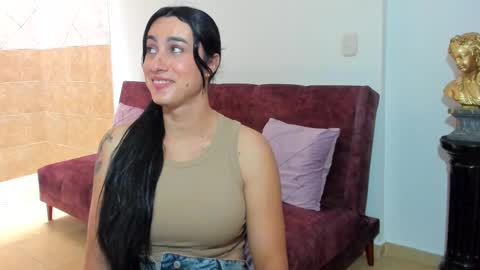 Snapshot of sophia_harry chatting on February 23, 8:22 pm sophia CM online show from February 23, 8:22 pm