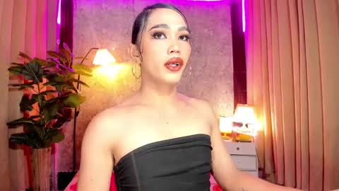 UR HOT SOPHIA online show from November 20, 4:29 pm