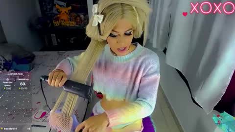 sophie_vall online show from November 4, 4:45 am