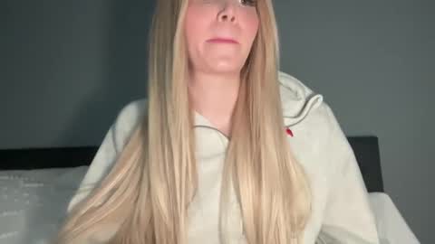 Stella Bella online show from January 8, 6:20 am