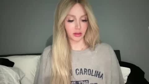 Stella Bella online show from February 1, 6:21 am