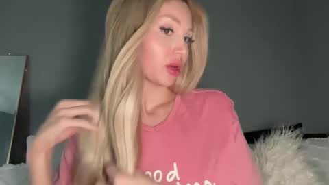 Stella Bella online show from February 19, 4:55 am