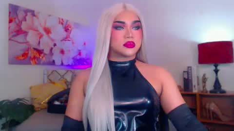 CALL ME STELLA online show from November 6, 10:15 am