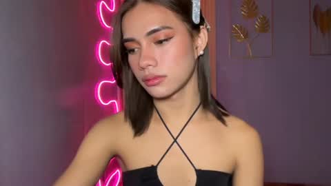 sweet_nikki03 online show from March 30, 8:32 pm