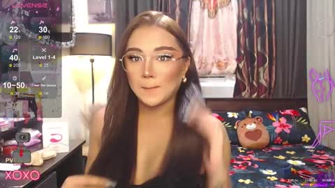 Snapshot of sweetbella118 chatting on December 6, 8:21 am bella online show from December 6, 8:21 am