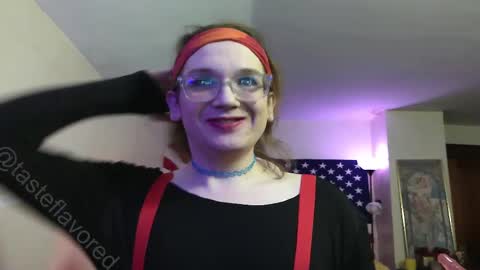 Snapshot of tasteflavored_femboy chatting on March 5, 6:07 pm Taste online show from March 5, 6:07 pm