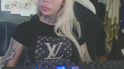 tatuada_safada online show from October 14, 7:53 am