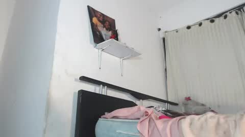taylor hot online show from August 6, 2:07 am